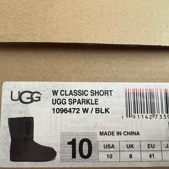 Ugg boots. Gently used, classic short, size 10 - Picture 2 of 4